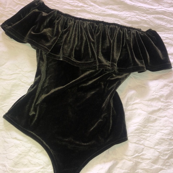 Green Velvet Off the Shoulder Thong Bodsuit - Picture 5 of 7